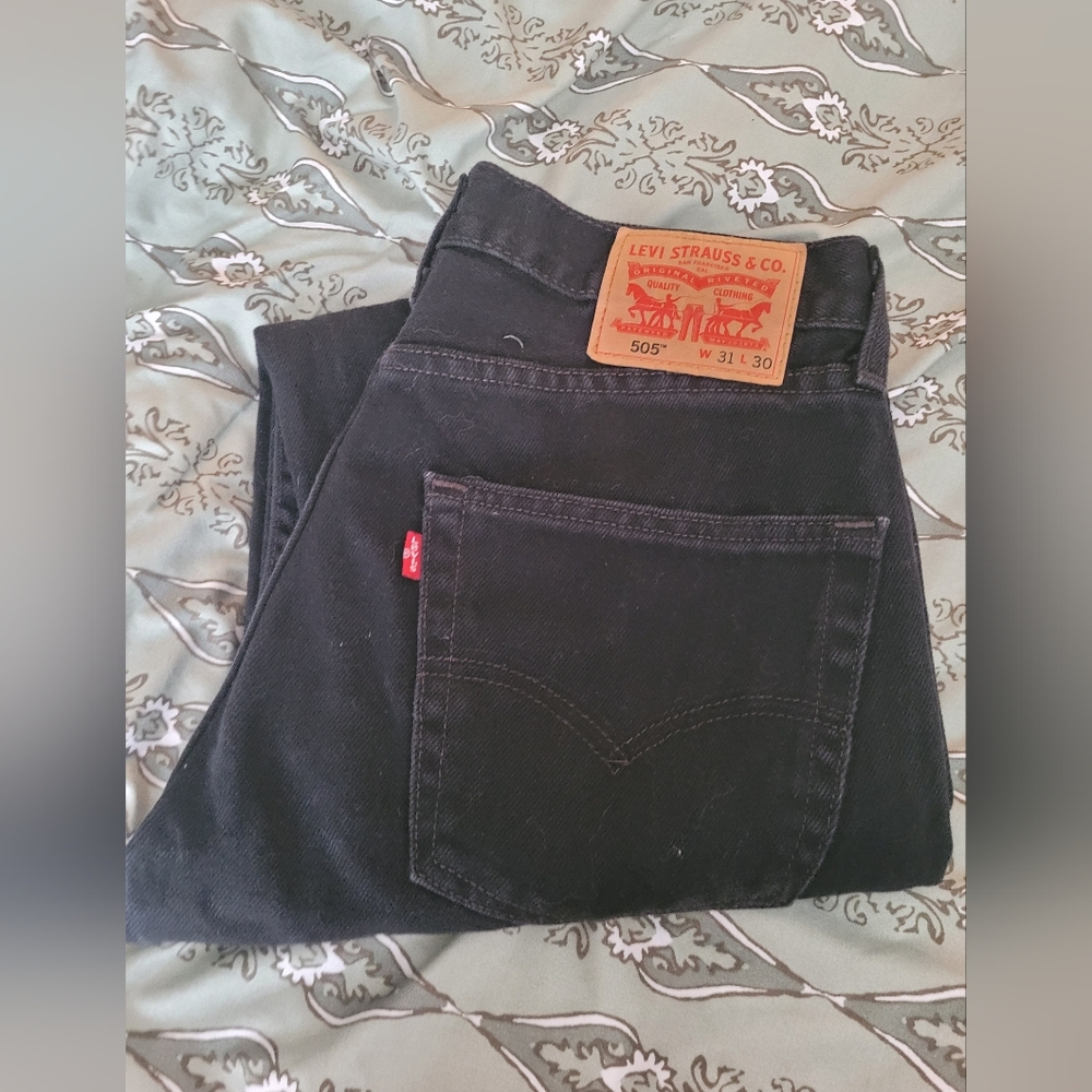 505 levis - Picture 1 of 3